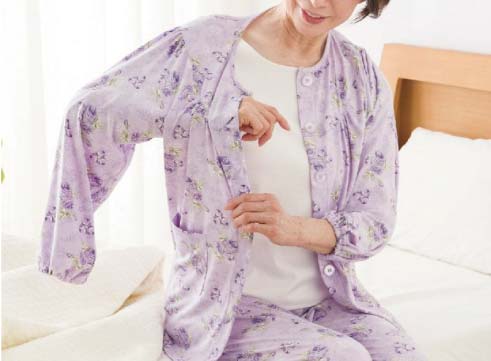 高齢者のパジャマ　婦人　のびのびストレッチパジャマ